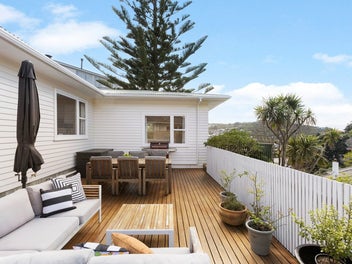 10 Liddel Grove, Island Bay, Wellington