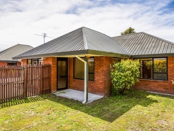 2/74 Lowry Avenue, Redwood, Christchurch