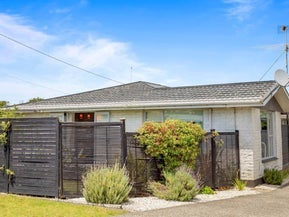 15A Doment Crescent, Orewa