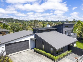 25A Barron Drive, Green Bay, Auckland