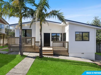 13 Cedar Heights Avenue, Massey, Auckland
