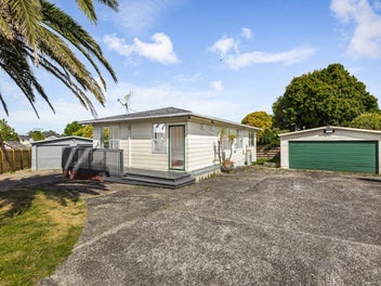 8 Frostbite Place, Ranui, Auckland