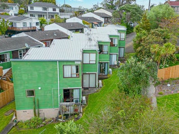 1 Hall Road, Glenfield, Auckland