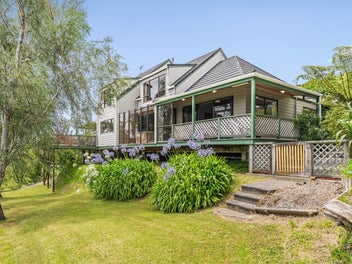 10 Plantagenet Grove, Kingsley Heights, Upper Hutt