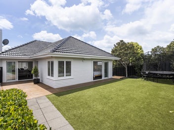 22 Rutherford Terrace, Meadowbank, Auckland