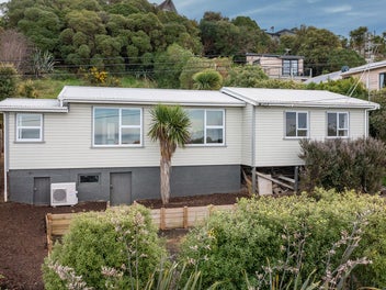 33 Queen Street, Brighton, Dunedin