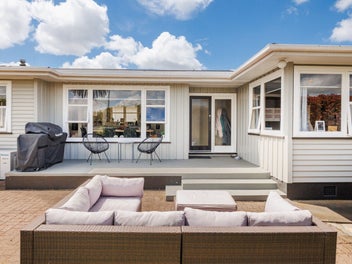 2 Anzio Place, Awapuni, Palmerston North