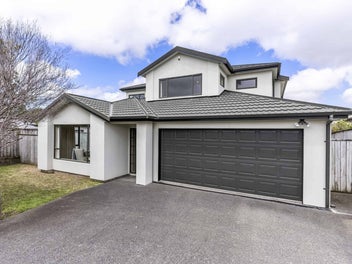 16 Greenstone Place, Aotea, Porirua