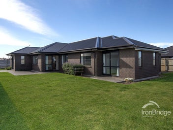 50 Whitehorn Drive, Lincoln, Lincoln