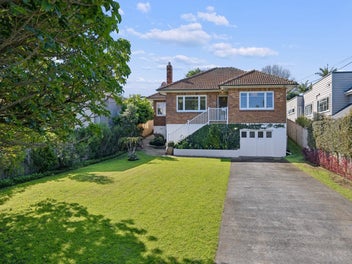 12 Wairoa Road, Narrow Neck, Auckland