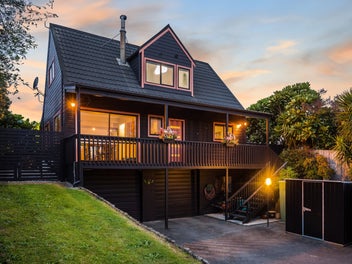 27 Chums Road, Paraparaumu Beach, Paraparaumu