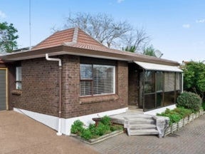 2/41 Highland Park Drive, Highland Park, Auckland