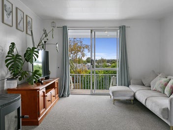 2/203 Taharepa Road, Tauhara, Taupo