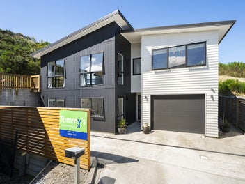 7B Grumman Lane, Newlands, Wellington