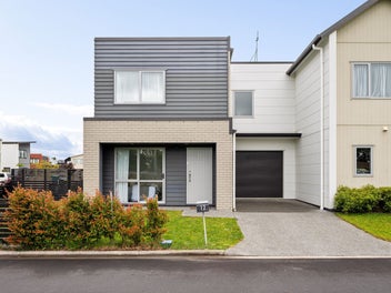 12 Anna Jean Crescent, Flagstaff, Hamilton