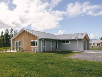 10 Coach House Lane, Ohau, Ōhau