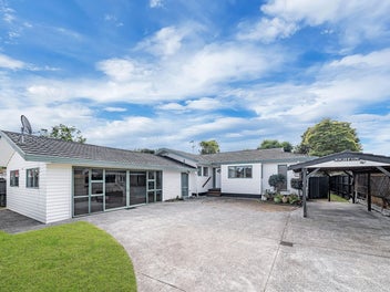 2/16 Airfield Road, Takanini, Auckland