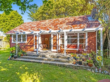 13 Kauri Road, Waikanae
