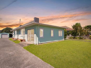 7 London Street, Te Atatu Peninsula, Auckland