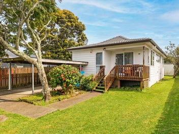 1/18 Etherton Drive, Weymouth, Auckland
