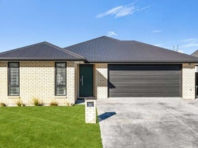 64 Quinn Crescent, Woodend, Woodend