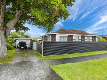 1/2 Benzie Avenue, Elderslea, Upper Hutt