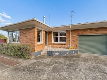 1/5 Evelyn Place, Hillcrest, Auckland
