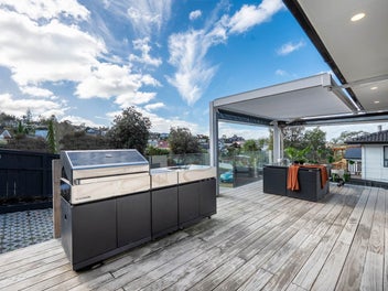 33 Trias Road, Totara Vale, Auckland