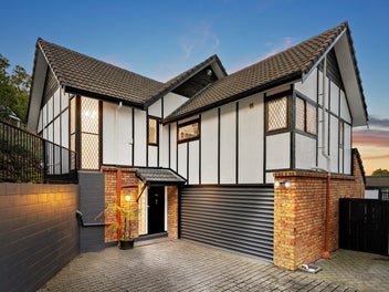 12A Steele Street, Meadowbank, Auckland