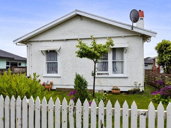17 Milmoe Street, Hawera