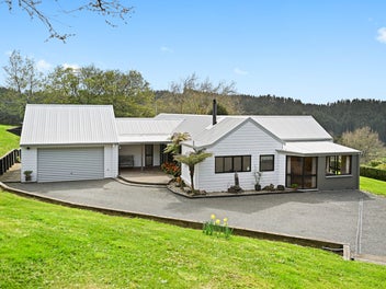 2/155 Old Mountain Road, Karamu