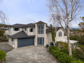 40 Samwell Drive, Whitby, Porirua