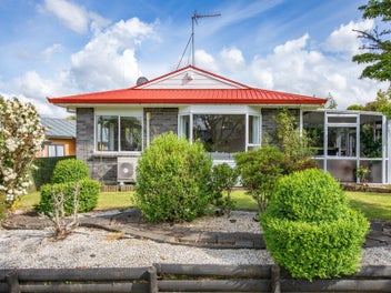 54 Lansdowne Crescent, Glenview, Hamilton