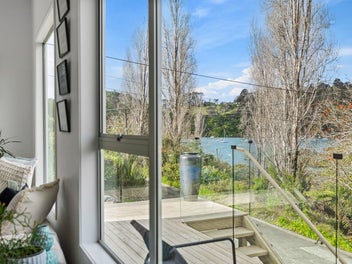 43 Upper Duck Creek Road, Stillwater, Silverdale