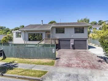 45 Albatross Close, Whitby, Porirua