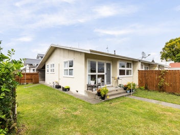 400 Southland Road, Hastings, Hastings