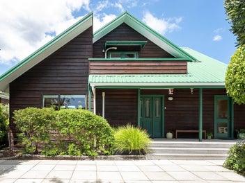 2/27 William Denny Avenue, Westmere, Auckland