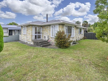 1410 Caroline Road, Mayfair, Hastings
