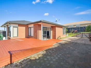 9 Eloise Place, Clendon Park, Auckland