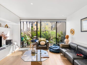 26 Jean Caldwell Way, Island Bay, Wellington