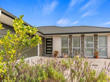14 Rochfort Crescent, Pyes Pa, Tauranga