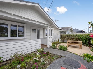 4 Collins Street, Petone, Lower Hutt