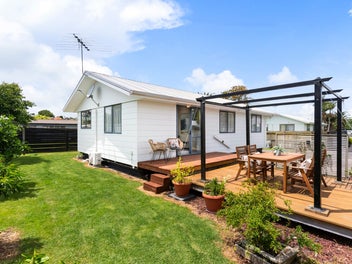 22C Tironui Station Road East, Papakura