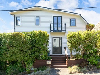77 Creswick Terrace, Northland, Wellington