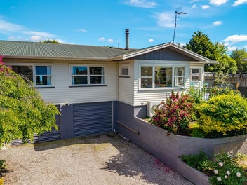 50 Eighty Eight Valley Road, Wakefield