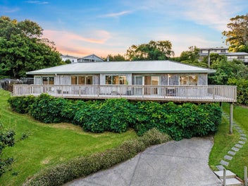 49 Hibiscus Coast Highway, Silverdale, Silverdale