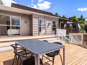 2/68 Ayton Drive, Tōtara Vale, Auckland
