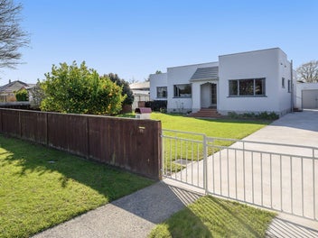 25 Pooles Road, Greerton, Tauranga