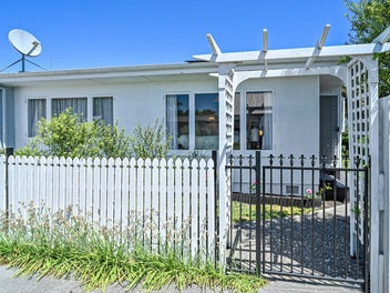 1/204A Park Road South, Akina, Hastings