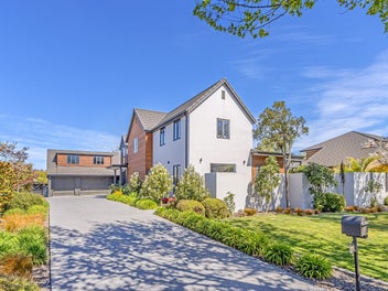 153 Regent'S Park Drive, CASEBROOK, CHRISTCHURCH